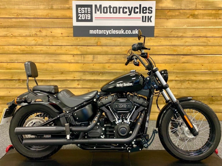 2021 Harley-Davidson FXBBS Street Bob 114, Only 5,023 Miles, Vance and Hines++