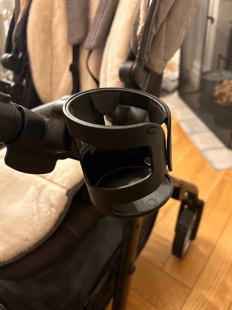 Stylish Limited Edition Silver Cross Pram/ Pushchair, grey with stunning fur liner