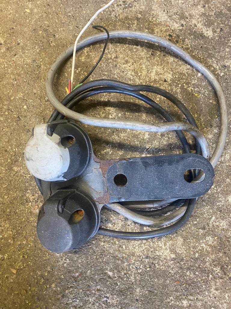 Tow bar twin electrics 