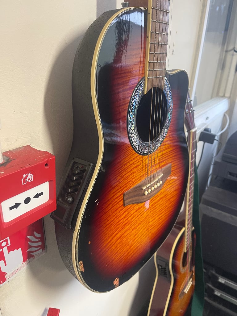 Martin Smith electro acoustic Bowl Round Back guitar Tiger Stripe Burst Brown?