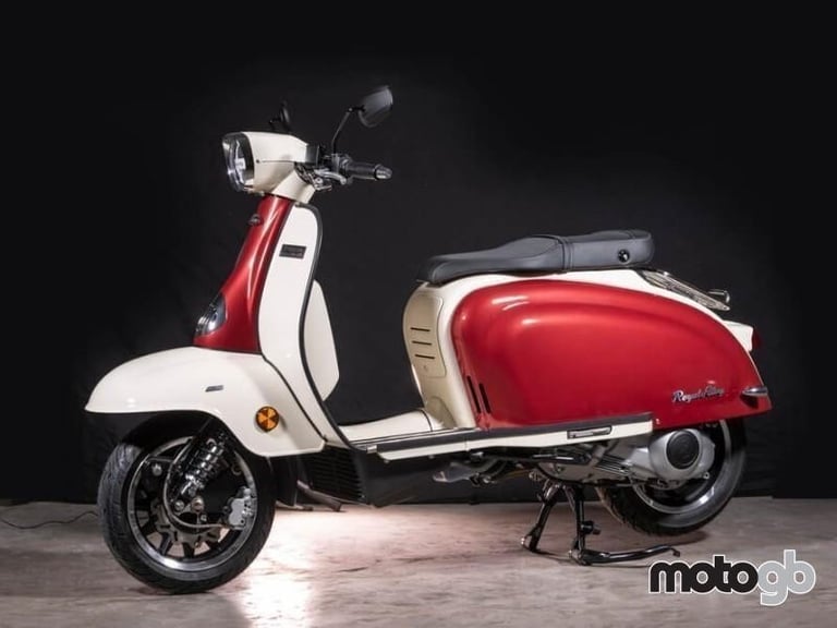 Royal Alloy TG 125cc S a Modern Classic Retro Automatic Moped Scooter For Sal...