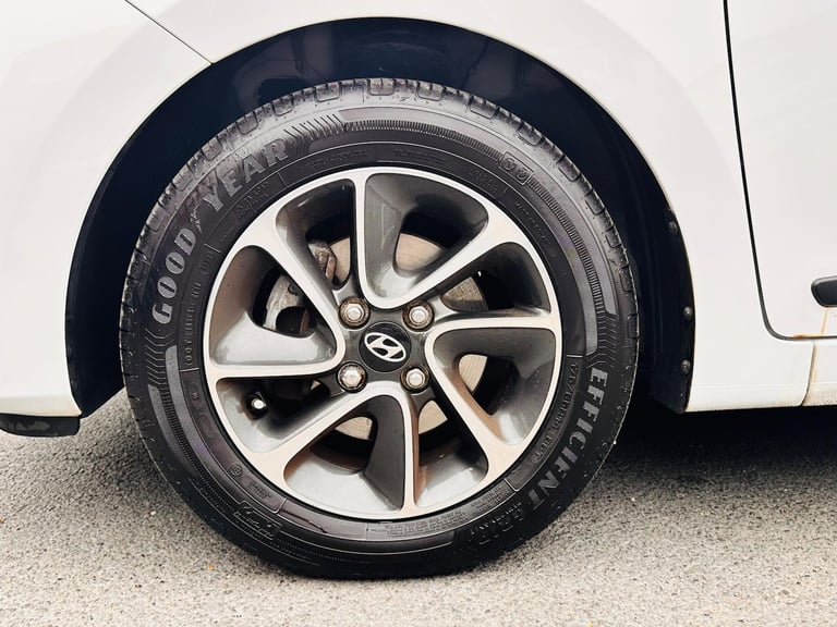 2019 Hyundai i10 1.0 Premium Euro 6 5dr HATCHBACK Petrol Manual