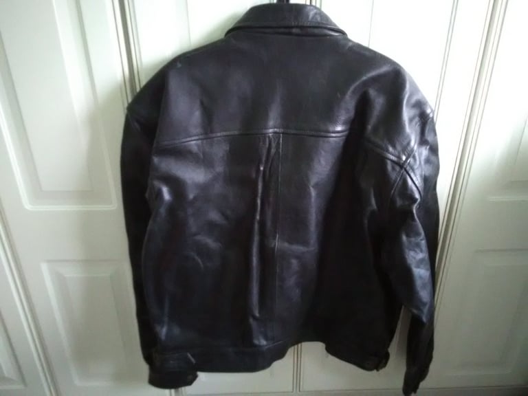 QUALITY HEAVY DUTY BLACK LEATHER JACKET - LARGE SIZE 