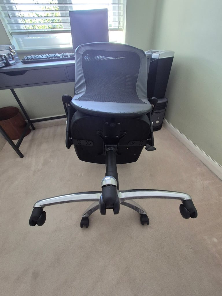 Black Office Desk Chair - adjustable and on castors - FREE