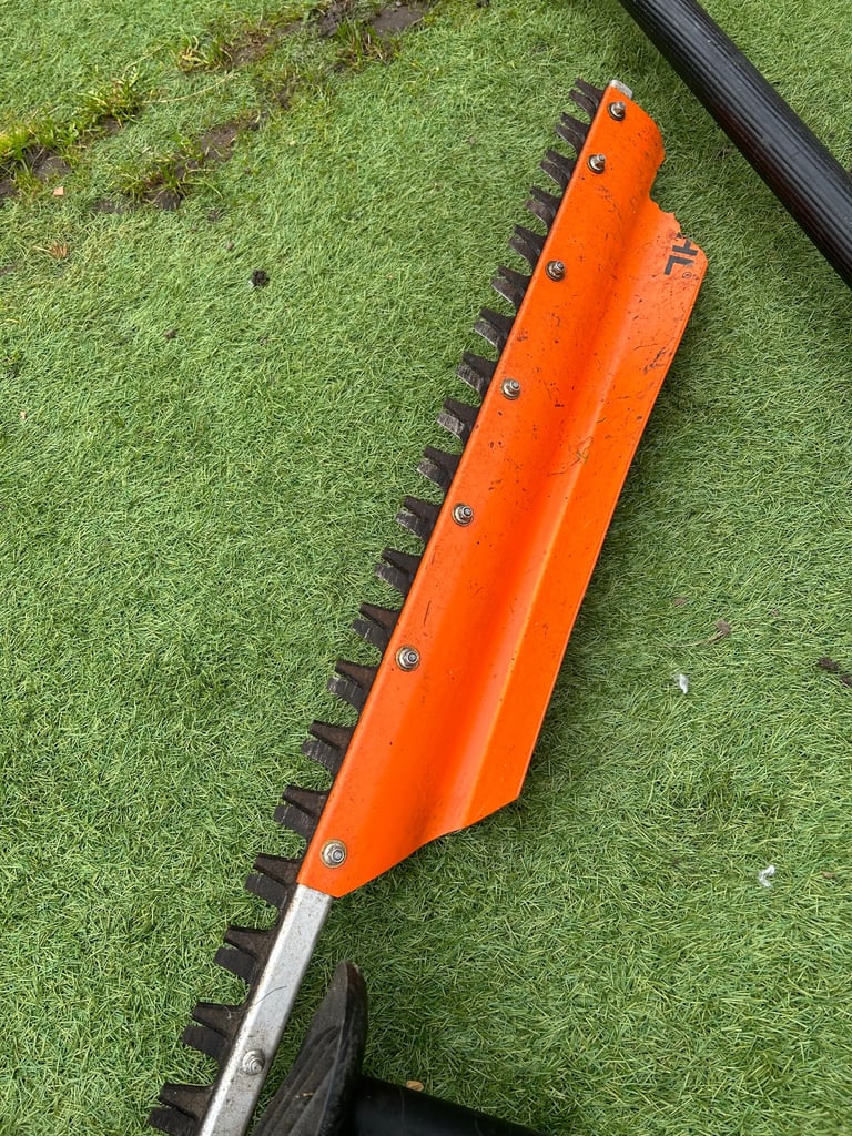Stihl hs87R professional hedge cutter 