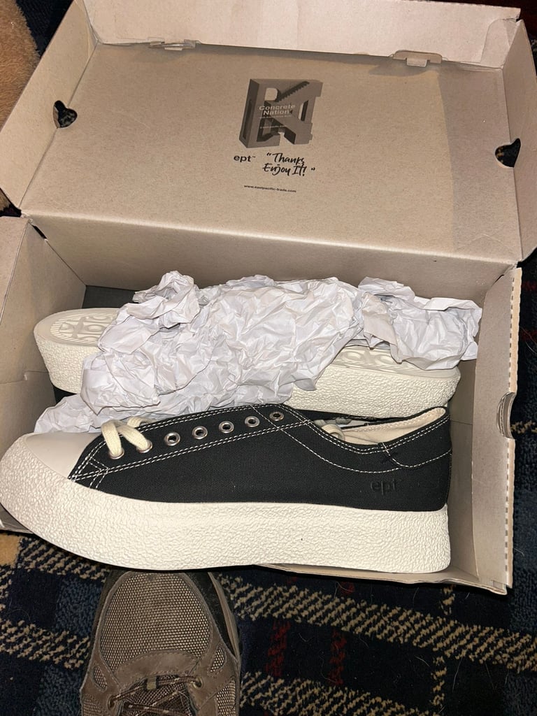 Used Men's Trainers for Sale in Lairg, Highland | Gumtree