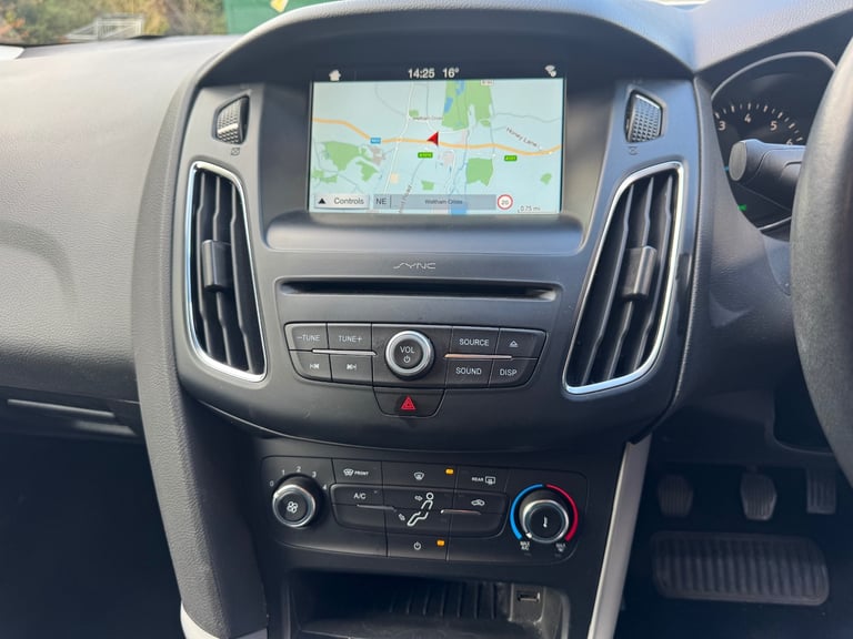 2018 Ford Focus 1.0 EcoBoost 125 Zetec Edition 5dr HATCHBACK Petrol Manual
