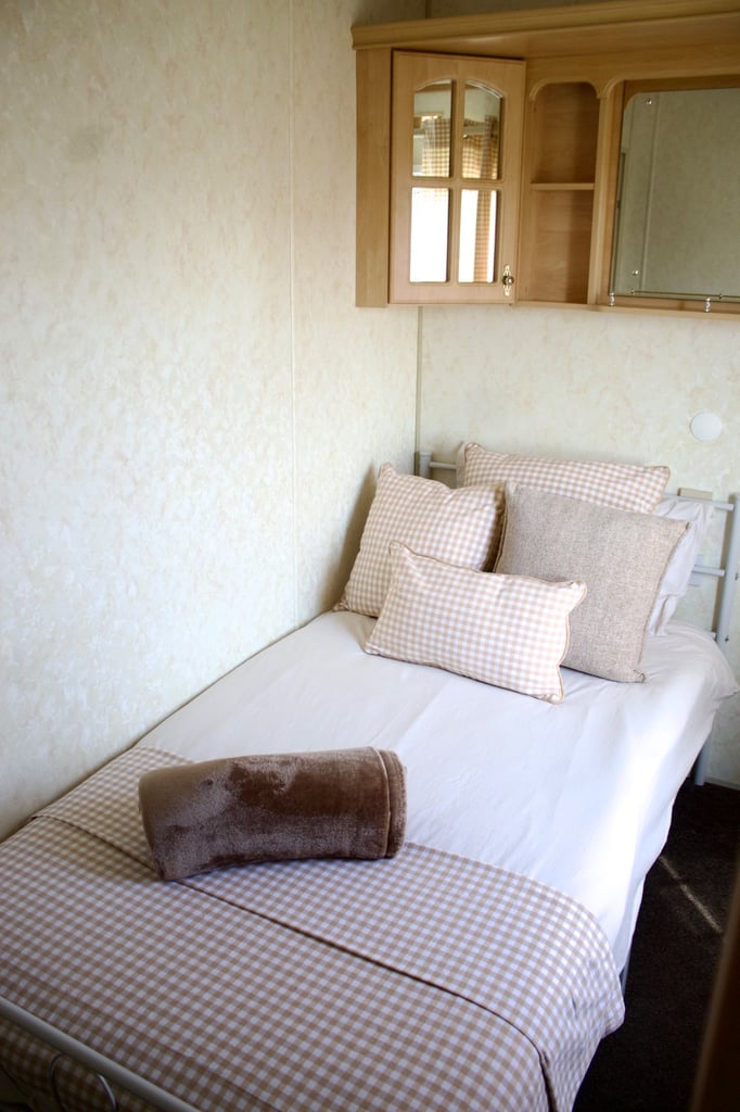 STATIC CARAVAN / HOME 