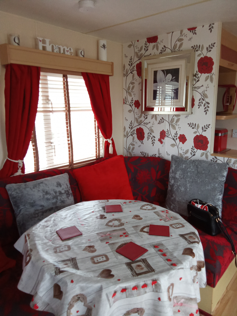 Beautiful 8 Berth 3 bedroom static caravan to rent on Happy Days Towyn North Wales