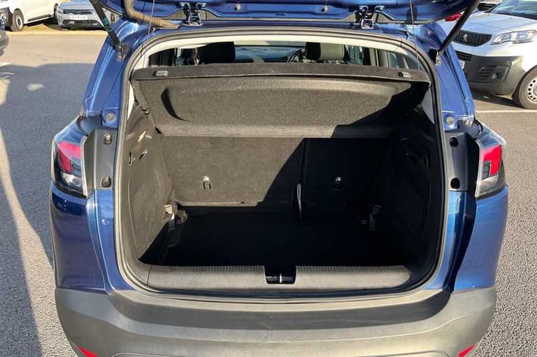 2022 Vauxhall Crossland 1.2 Design 5dr HATCHBACK PETROL Manual