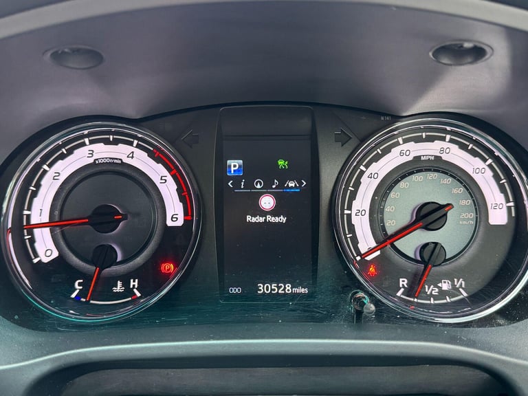 2020 Toyota Hilux 2.4 D-4D Invincible X Auto 4WD Euro 6 (s/s) 4dr (TSS) PICK UP Diesel Automatic
