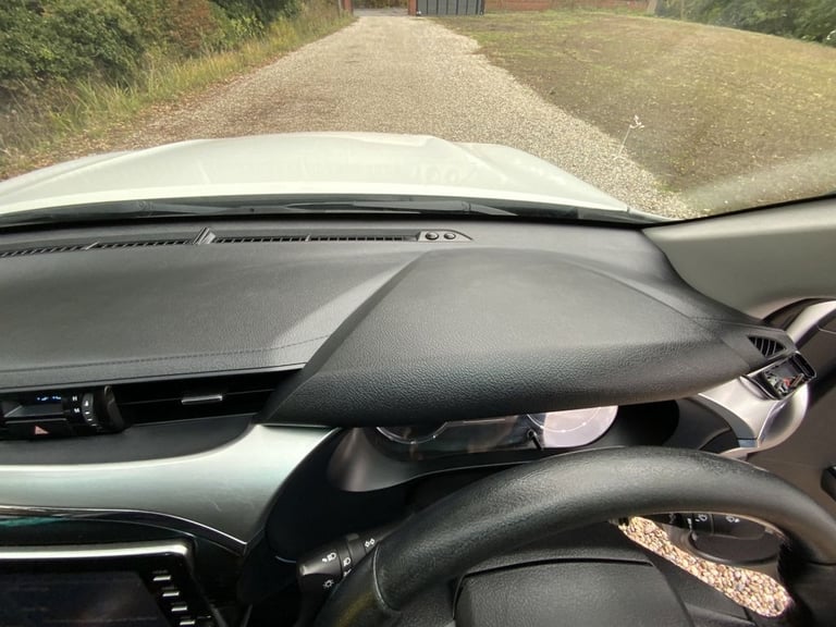 2021 Toyota Hilux 2.4 D-4D Invincible Pickup Double Cab 4dr Diesel Manual 4WD Euro 6 (s/s) (1 PIC...