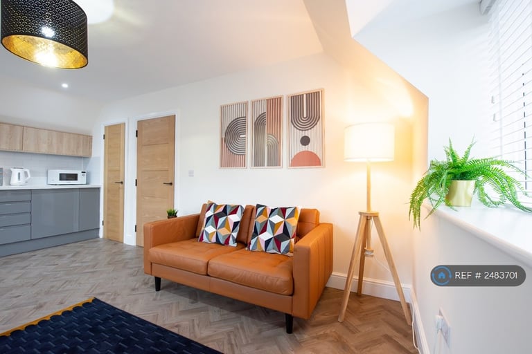 1 bedroom flat in Short Term Accommodation, Harwich, CO12 (1 bed) (#2483701)