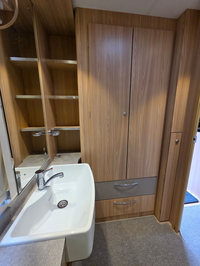 2013 coachman amara 520/4 motor mover extras