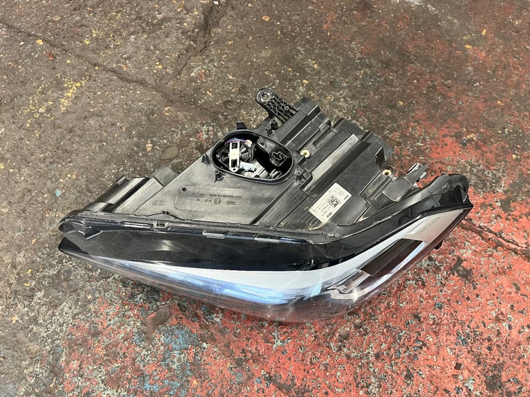 BMW X1 2021 F48 LCI HEADLIGHT FACELIFT 