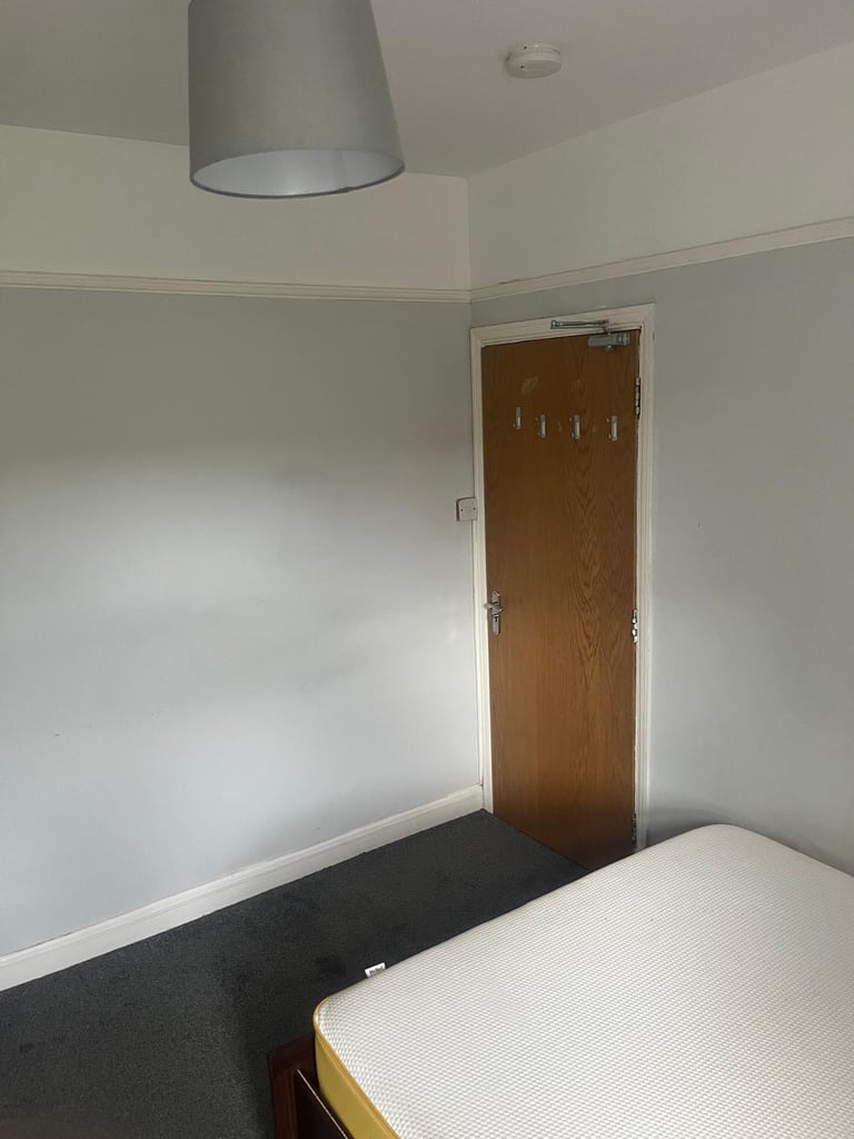 Room to rent 