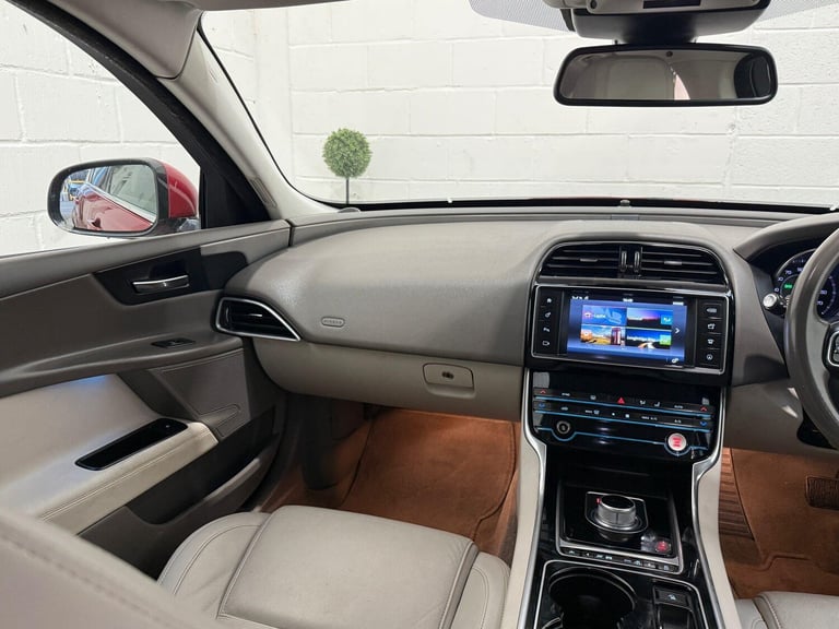 2015 Jaguar XE 2.0 GTDi Prestige Auto Euro 6 (s/s) 4dr SALOON Petrol Automatic