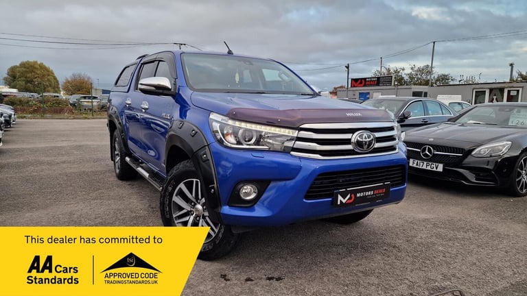 2017 Toyota Hilux 2.4 D-4D Invincible Auto 4WD Euro 6 4dr (TSS, 3.5t) PICK UP Diesel Automatic