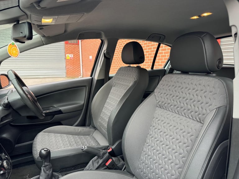 2014 Vauxhall Corsa 1.4 16V SE Euro 5 5dr HATCHBACK Petrol Manual