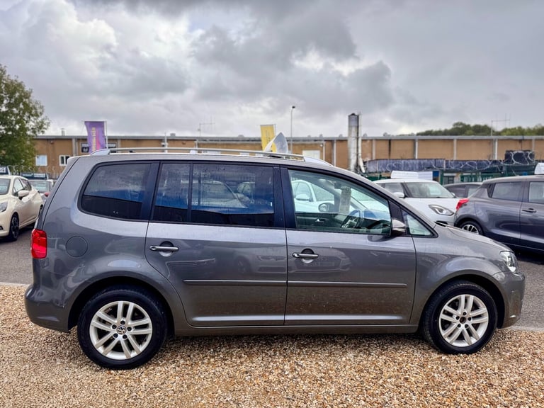 2015 Volkswagen Touran 1.6 TDI 105 BlueMotion Tech SE 5dr DSG MPV Diesel Automatic