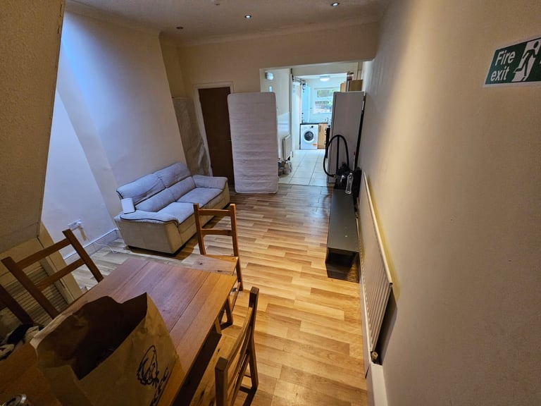 image for  5-Bedroom Modern Supported Accommodation – Universal Credit, ESA, JSA & PIP accepted