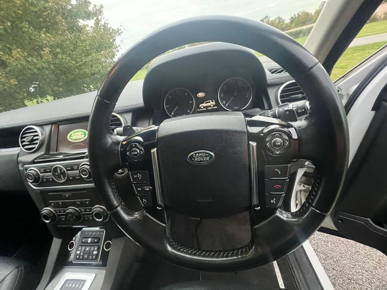 LAND ROVER DISCOVERY 4 3.0 SD V6 HSE 2015