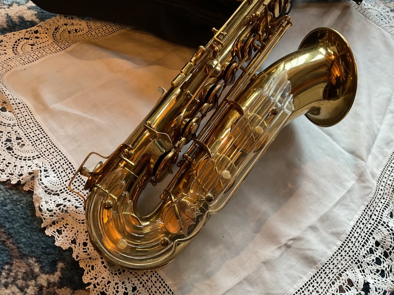 KIEWORTH 'NEW KING' TENOR SAXOPHONE SERIAL NO. 28205 + SILVER SELMER MOUTHPIECE + CASE