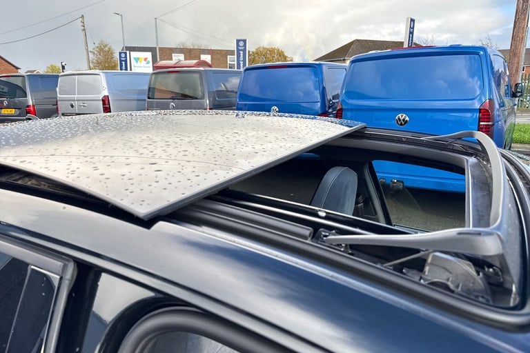 2024 Volkswagen Golf 1.5 eTSI 150 R-Line 5dr DSG Ã¢Â­ÂSunroof, Winter Pack, 18 Bergamo Alloys Ã ...
