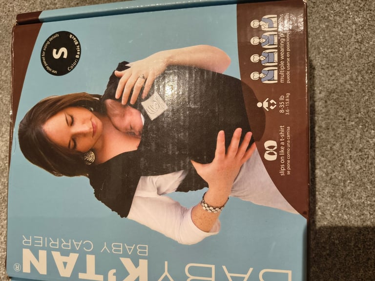 Baby K'Tan baby carrier - virtually new 