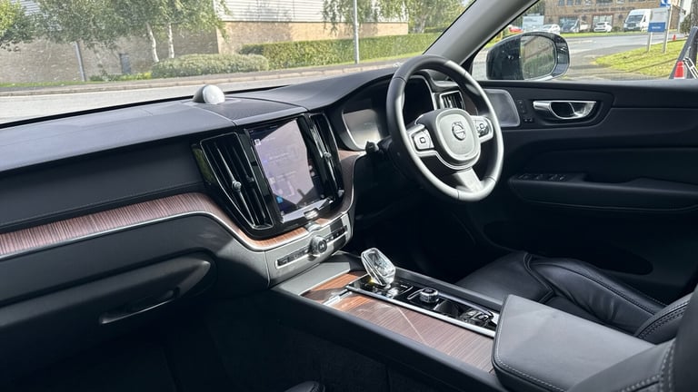 2022 Volvo XC60 2.0 B5P Ultimate Dark 5dr AWD Geartronic Petrol Estate Estate Petrol Automatic