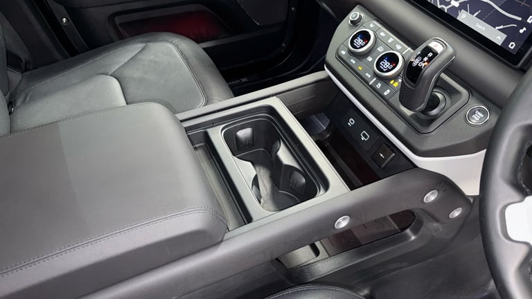2024 Land Rover Defender 110 3.0 D300 MHEV X-Dynamic SE SUV 5dr Diesel Auto 4WD Euro 6 (s/s) (300...