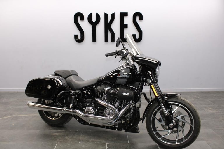 2021 Harley-Davidson FLSB Softail Sport Glide in Vivid Black