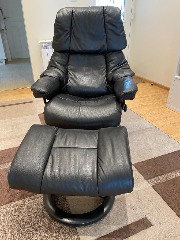 Ekornes Stressless Leather Recliner Chair & Footstool 