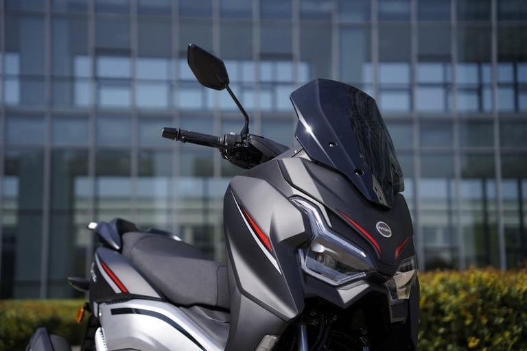 NEW MGB AMAX 125cc Automatic Scooter Learner Legal City Commuter Excellent MP...