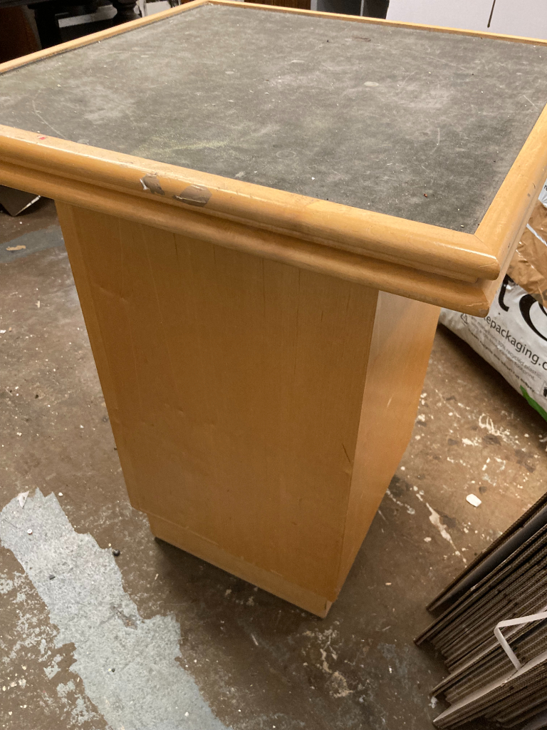 PODIUM TABLE FOR HOUSE/SHOP RETAIL DISPLAY