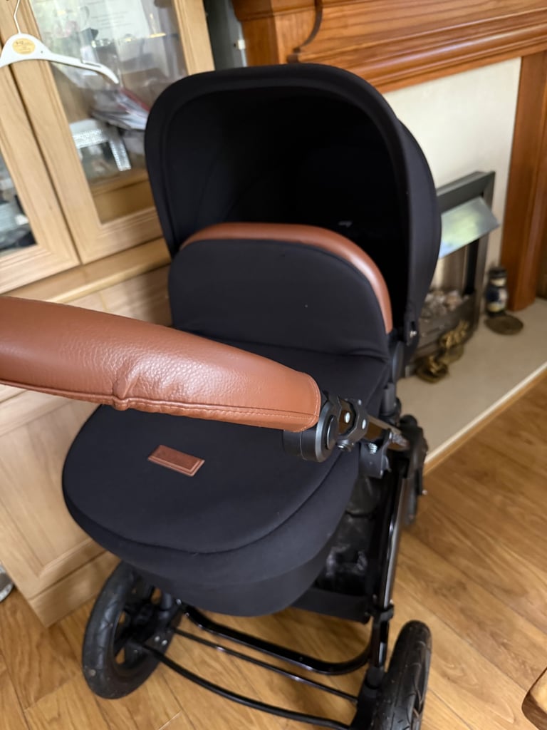 image for Ickle bubba stomp luxe 3n1 with rain covers and changing bag