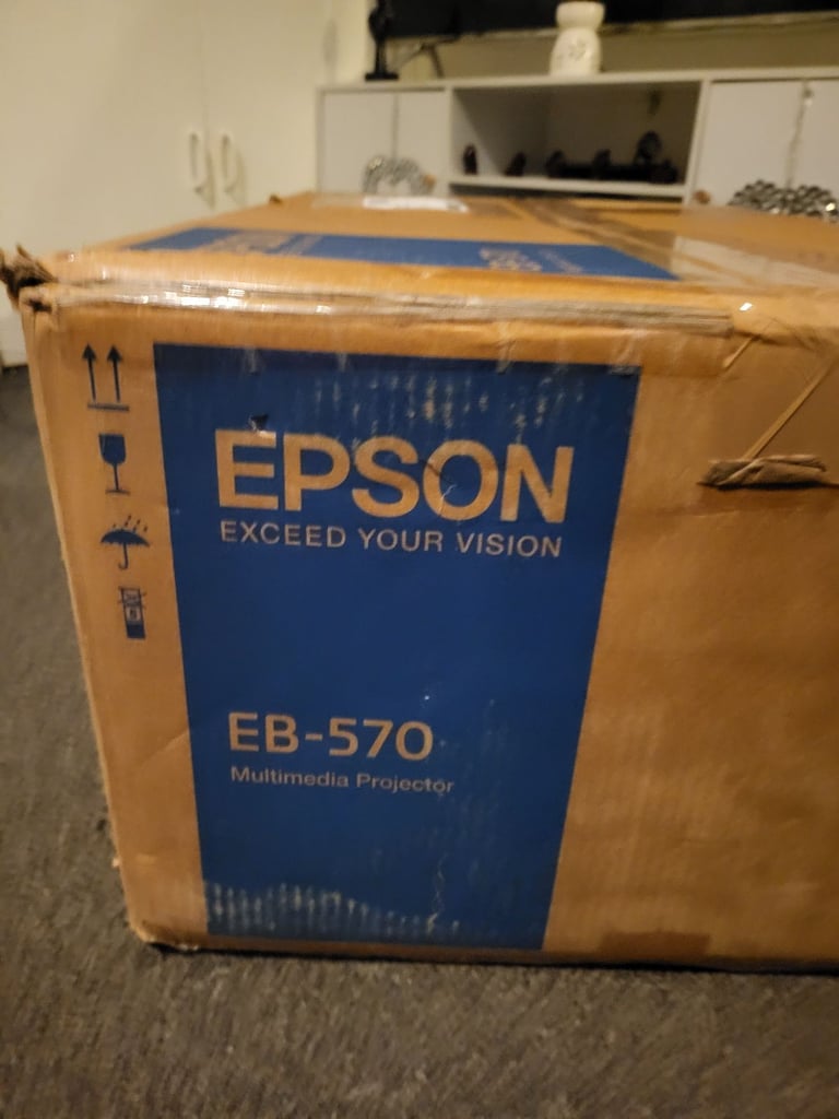 Brand new  espon eb-570 short throw projector 