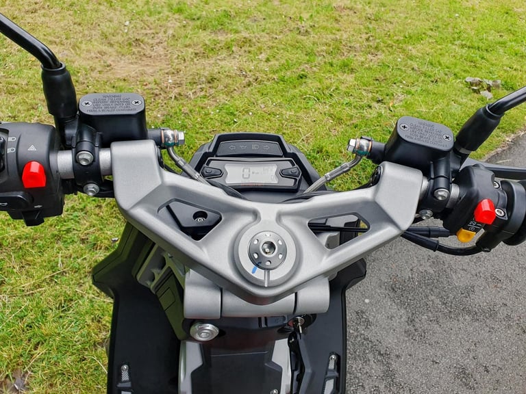 NEW 2025 Italjet Dragster 125cc Urban Sport Scooter