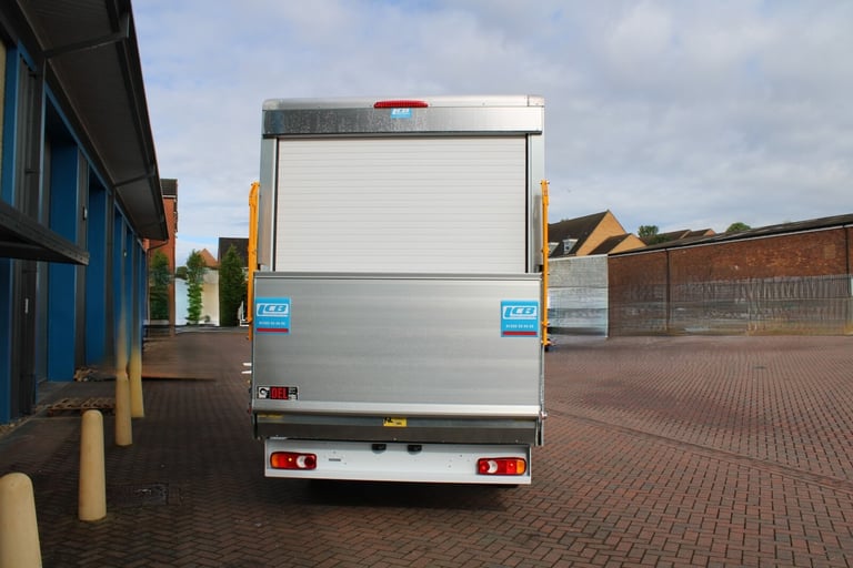 RENAULT MASTER ADVANCE 150BHP 4.1 METER LUTON VAN WITH TAIL LIFT BRAND NEW MODEL