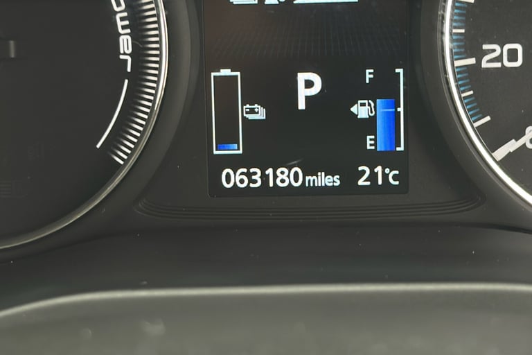  Mitsubishi Outlander PHEV 2.0h 12kwh 4hs Suv 5dr Petrol Plug In Hybrid CVT 4wd