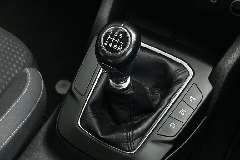  Ford Focus 1.0t Ecoboost Zetec Hatchback 5dr Petrol Manual Euro 6 s/s 100 Ps