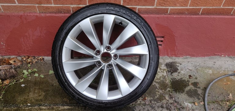 VW Volkswagen CC 18 Interlagos Turbine alloy wheel & tyre