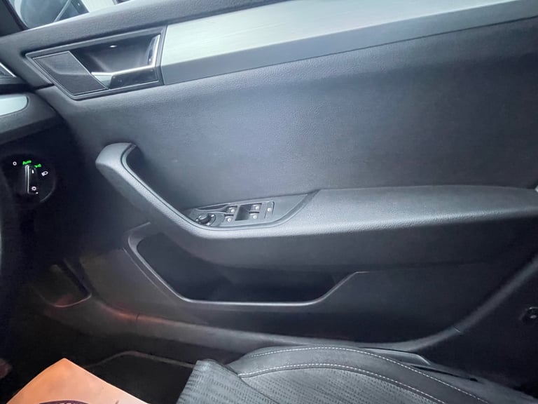 2017 Skoda Superb 2.0 TDI CR SE 5dr DSG ESTATE Diesel Automatic