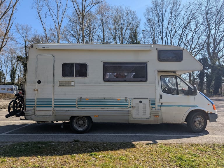 Spacious 6-Berth Motorhome - Ford, TRANSIT 110, 1997, 2500 (cc)