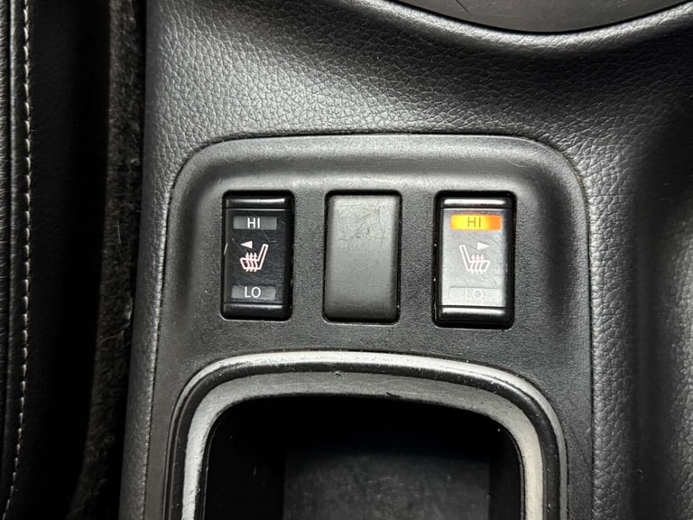 2018 Nissan Navara D/Cab Pick Up Off-Roader AT32 2.3dCi 190 4WD Auto PICK UP DIESEL Automatic