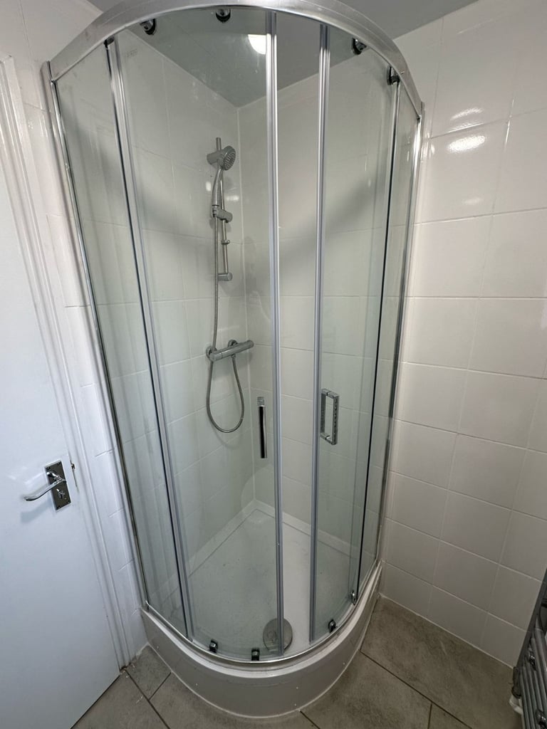 🏡 Double Room – Bow🏡
