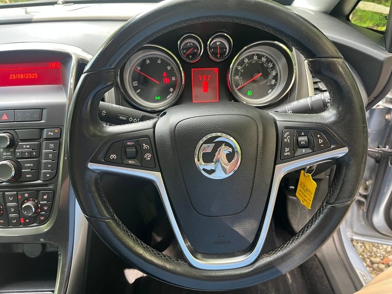 2014 Vauxhall Astra ELITE CDTI S/S ESTATE 6 SPEED MANUAL. Estate Diesel Manual