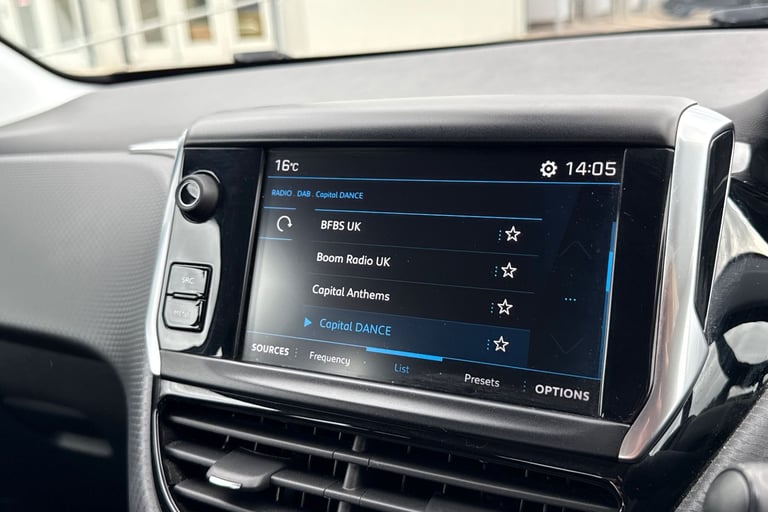 2019 Peugeot 208 1.2 PureTech Signature Euro 6 (s/s) 5dr Hatchback PETROL Manual