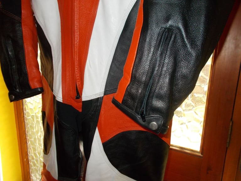 RST Pro Series One Piece Leather Motorcycle Racing Suit Red Black 2XL With Hump r r p £350