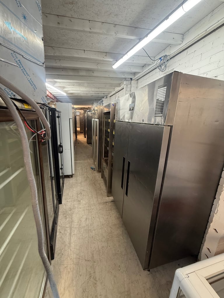 Commercial fridge freezer cafe shop restaurant takeaway display fridge cake 